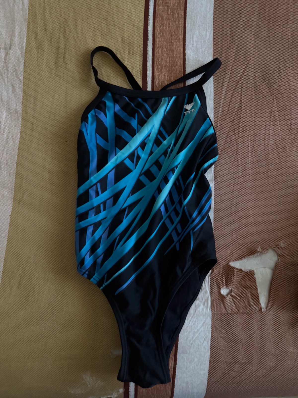 Maillot de bain sportif bleu et noir