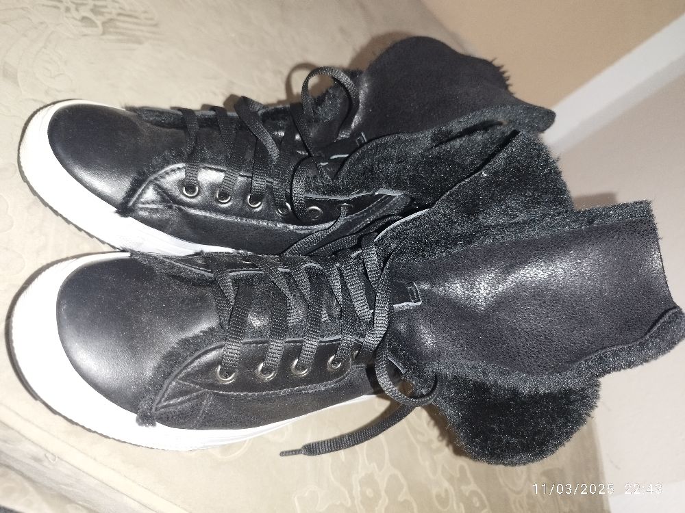 Chaussures noires pour fillettes 