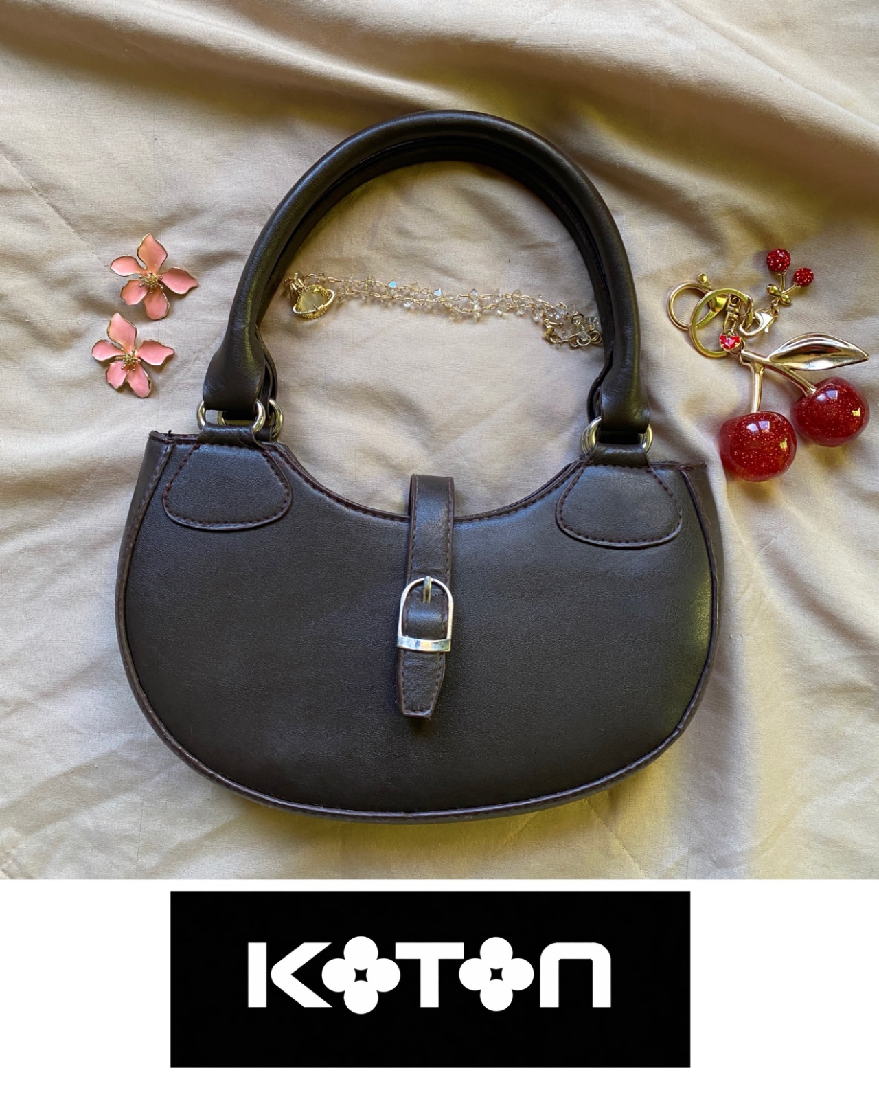 Mini sac a main Koton, couleur marron foncé.