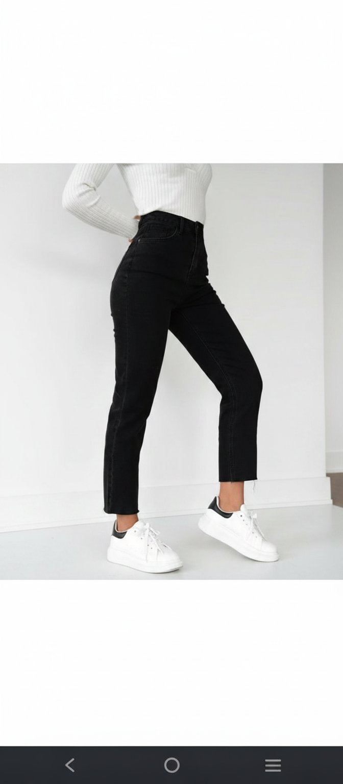 Pantalon noir de la marque tunisienne Noon 