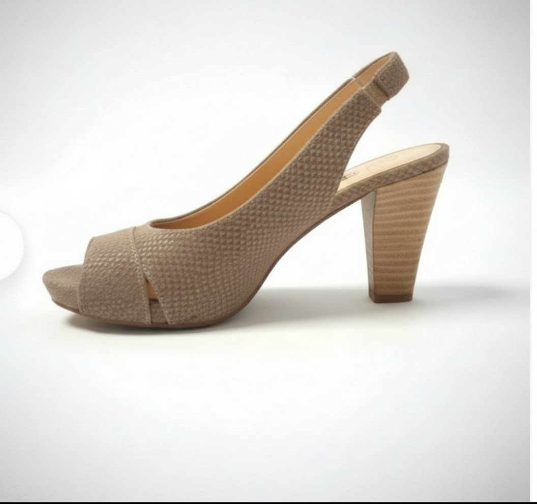 Des sandales en véritable cuir talons moyens de la marque Elena Shoes