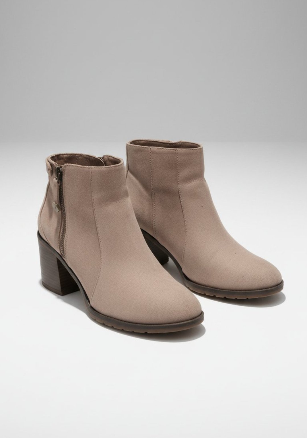Des bottines beige Bershka