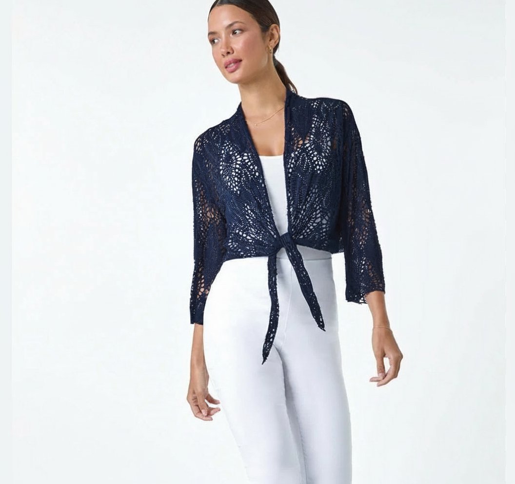 Cropped cardigan en dentelle bleue marine pailleté état neuf taille 40 de la marque Jessica 
