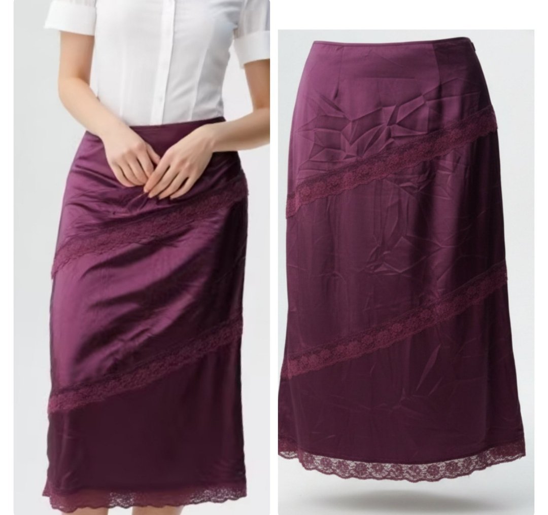 Longue jupe  en satin et dentelle fermeture zippée état neuf de la marque Wednesdy's girl 