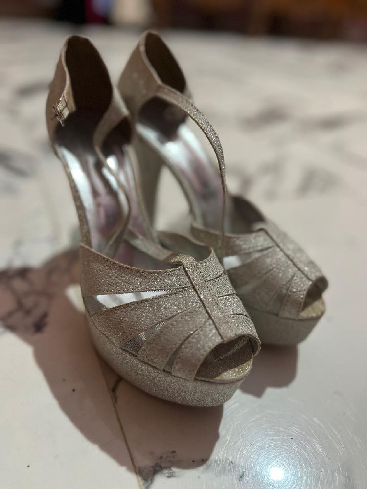 👠 