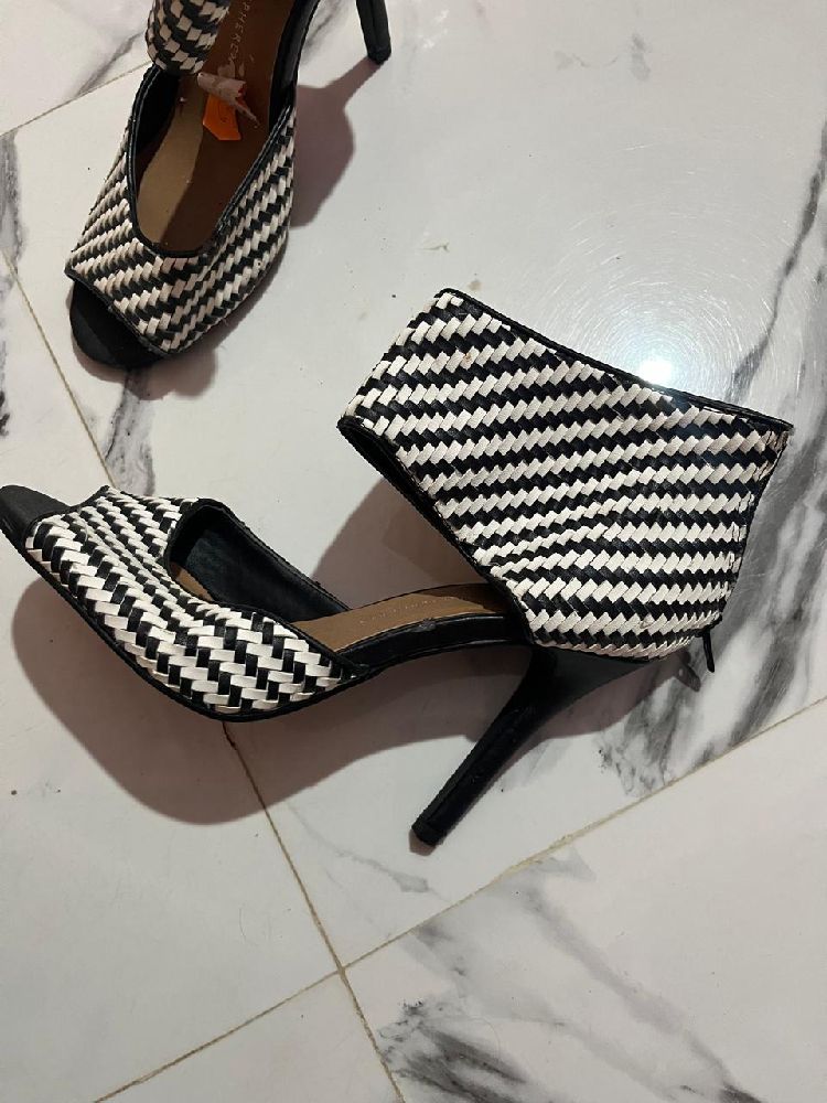 👠 