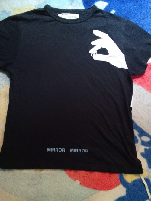 Off-white tshirt