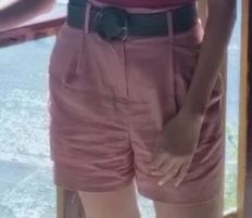 Short zara en lin trés peu porté avec ceinture