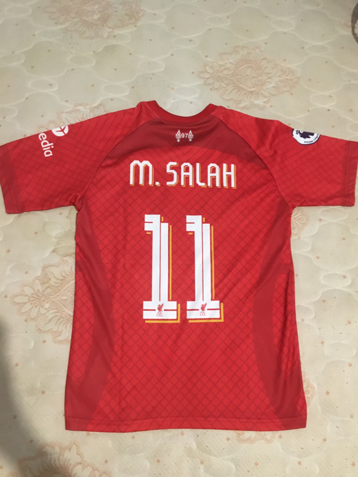 Plusieurs maillots de football 