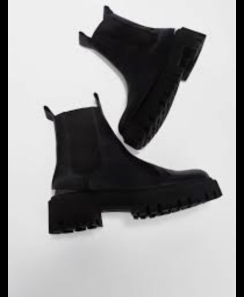 Chelsea boots PULL AND BEAR