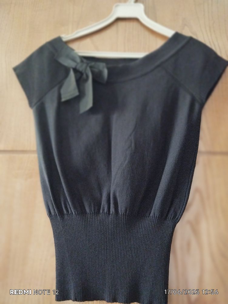 Pull noir classique tres chic de la marque Paul K