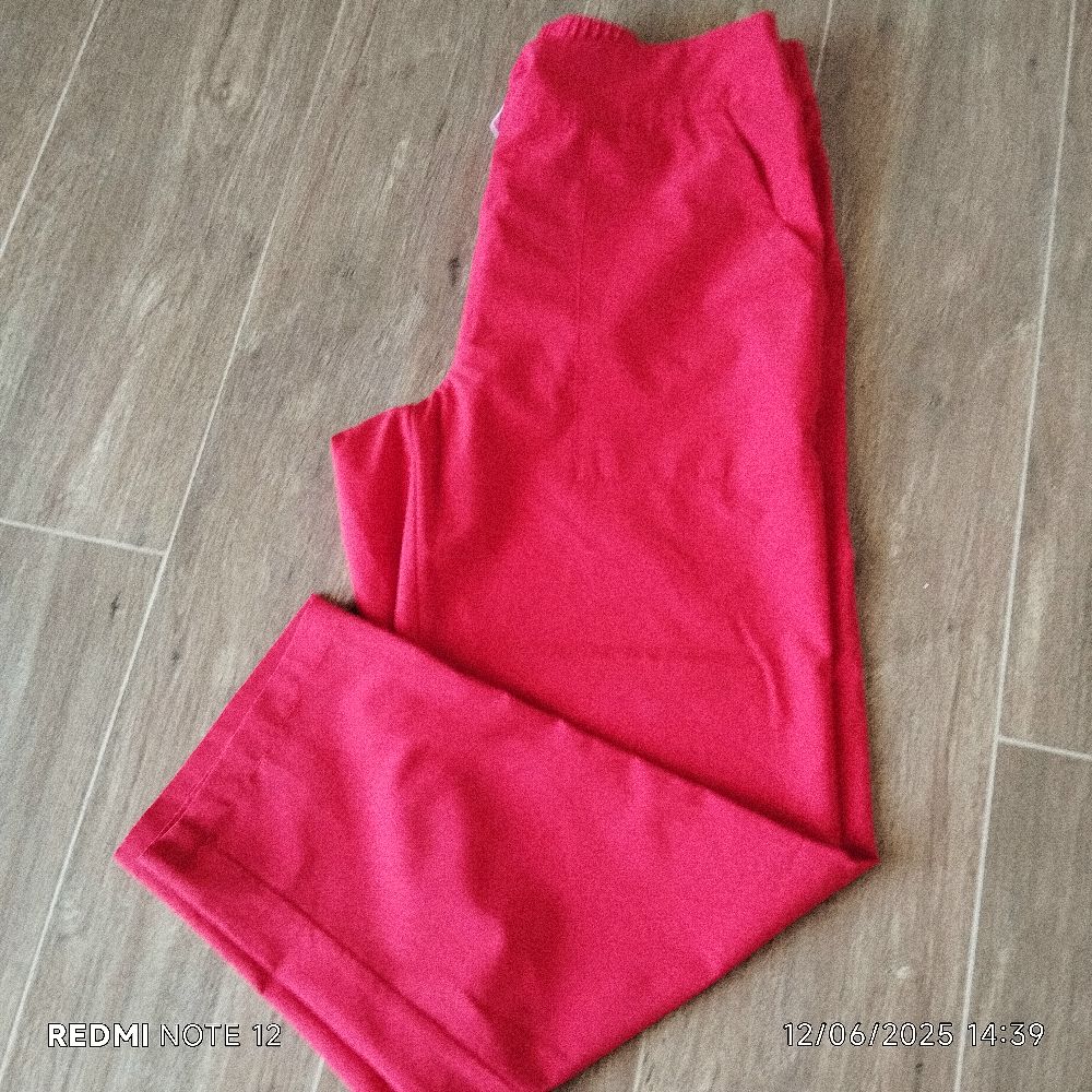 Pantalon rouge classique 