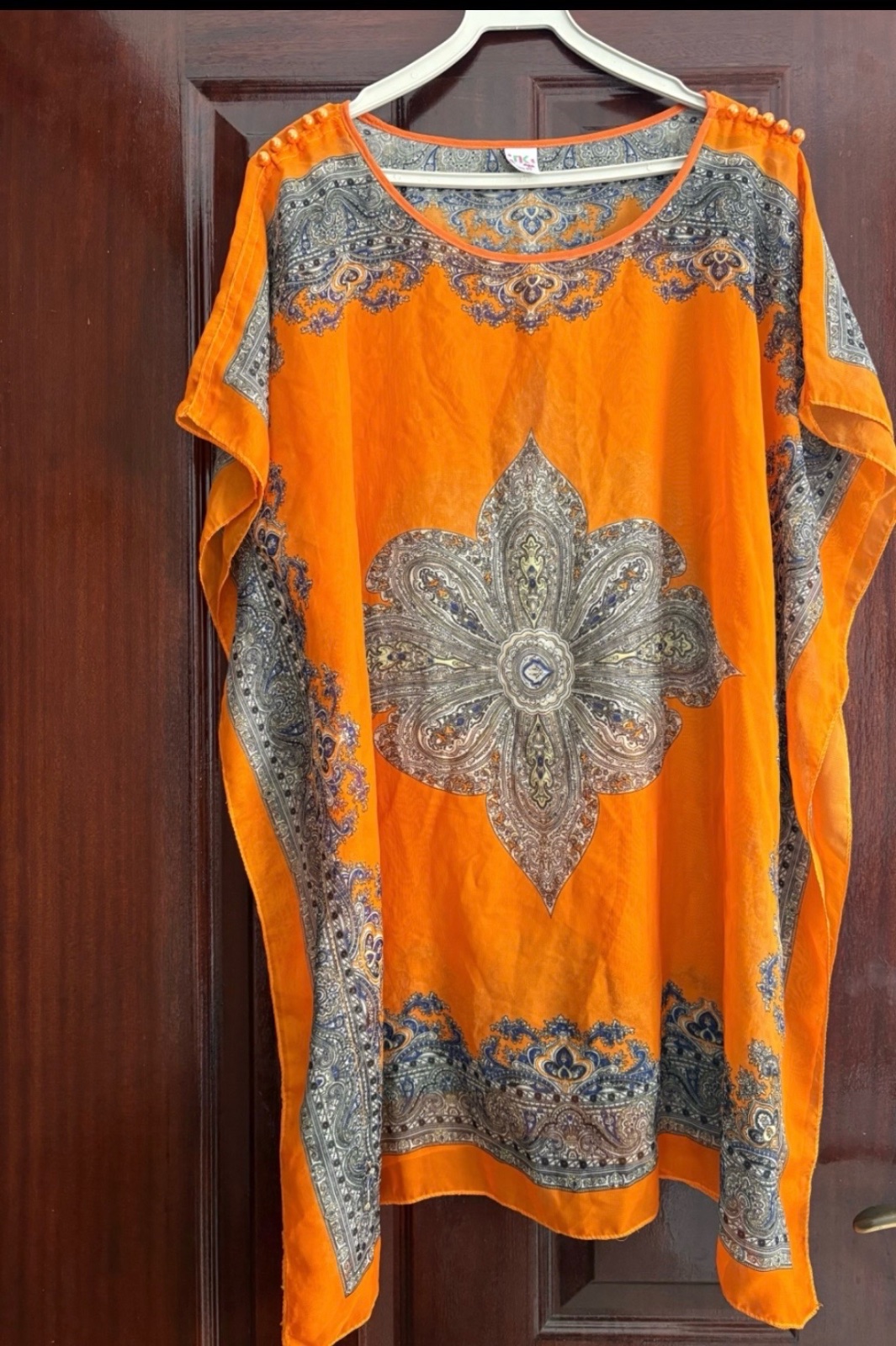 Kimono 🧡🍊🍊orange et grise arbore un motif cachemire distinctif et des détails de perles sur les épaules Taille S M L 
