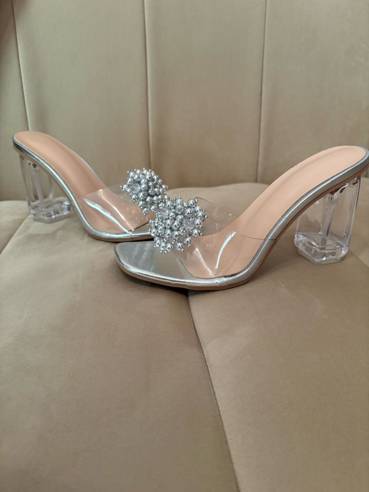 🔥🔥 sandales à talons hauts transparents en argent avec perles. Made in 🇫🇷 Pointure 38/ 39 