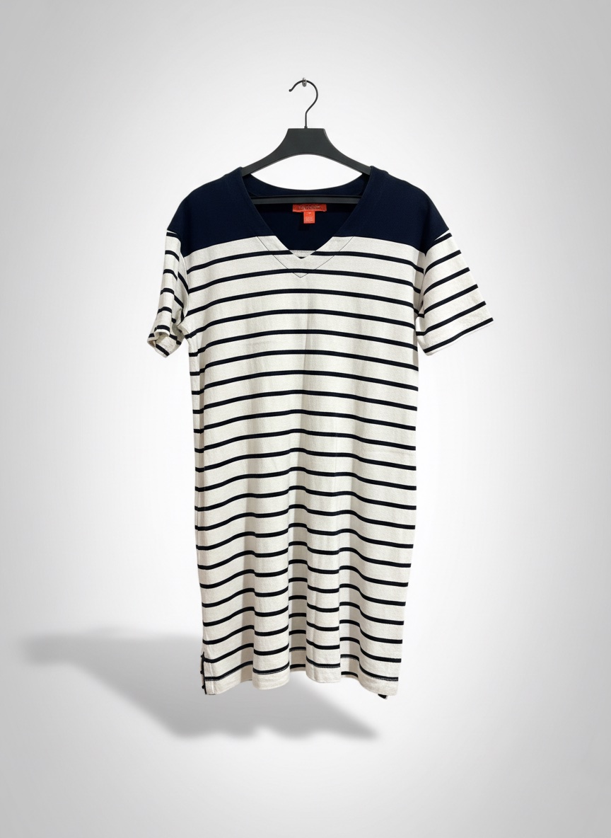 Une robe rayée blanc et bleu marine de la marquee Joe Fresh. Taille S M L 
