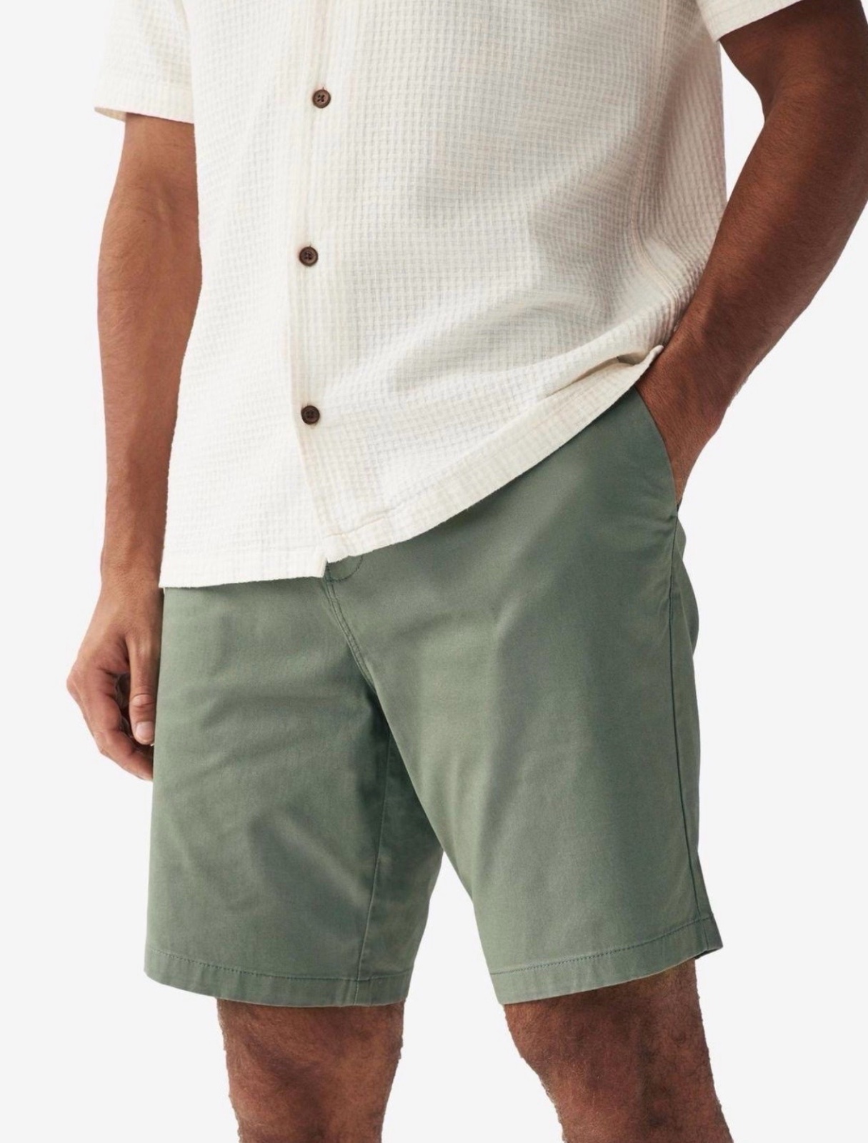 Short est un 🔥short chino J.Crew 🔥en coton vert avec une braguette zippée et une fermeture Taille S M