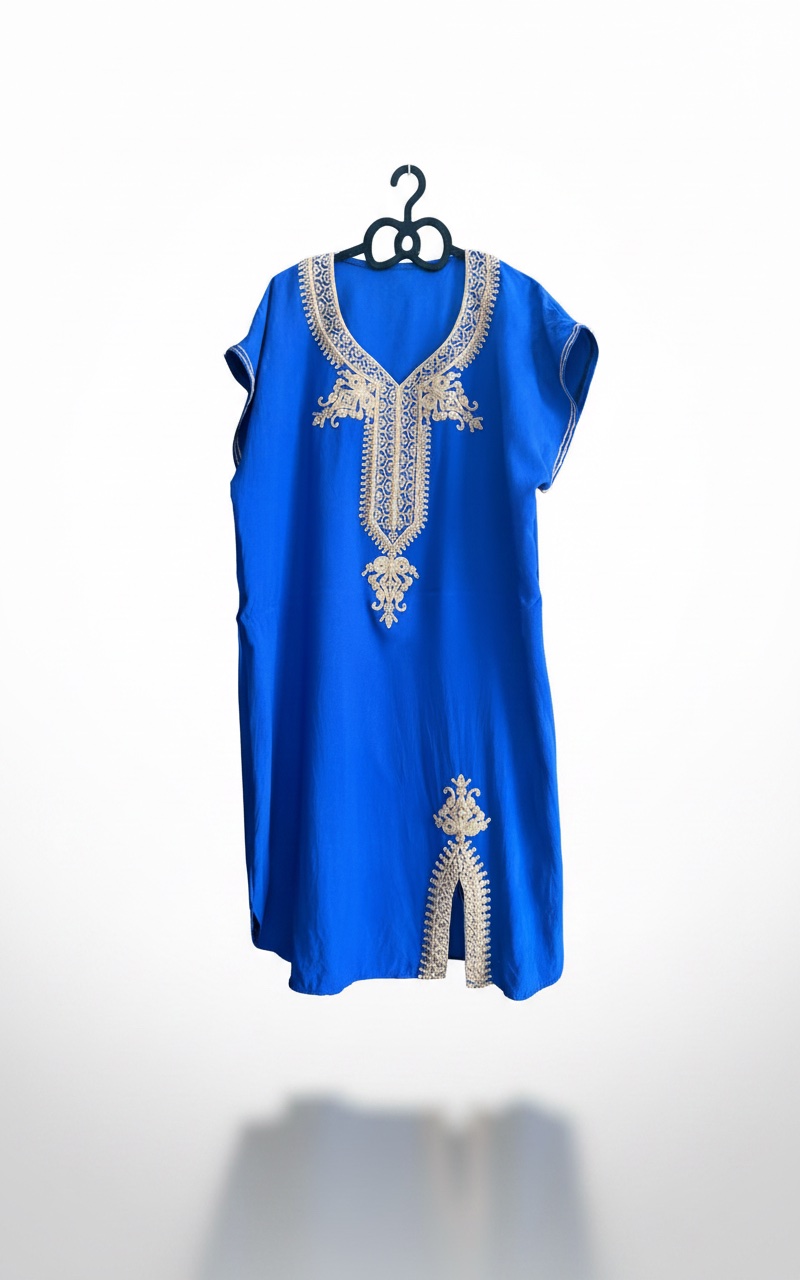🔥🔥djeba. courte bleue 🔥🔥présente des broderies dorées complexes autour du col en v  Taille S M L 