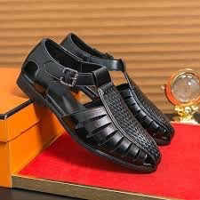 🔥🔥sandales noires pour hommes 🔥🔥présentent une conception fermée avec des perforations pour la respirabilité. Pointure 40
