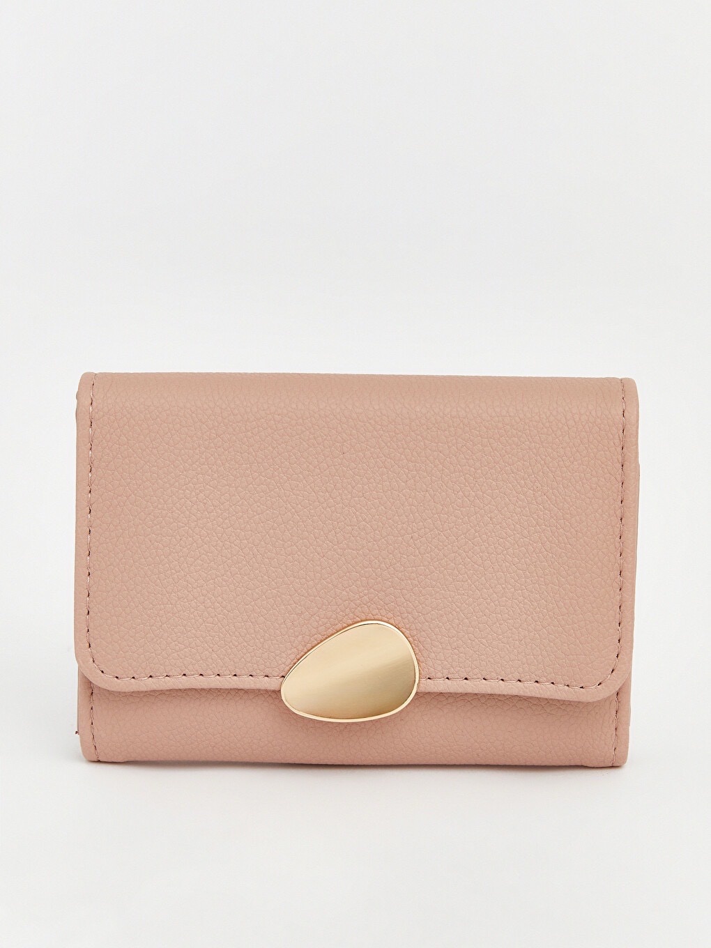 🔥🔥portefeuille rose de LC Waikiki🔥🔥 est un accessoire en similicuir texturé doté d'un fermoir métallique doré en forme de goutte