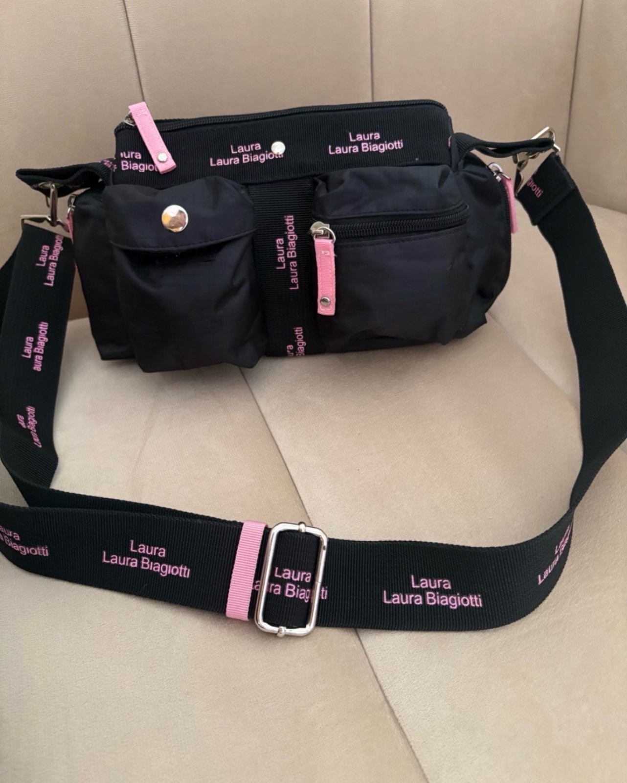 Sac à bandoulière en noire de la marque 🔥Laura Biagiotti🔥