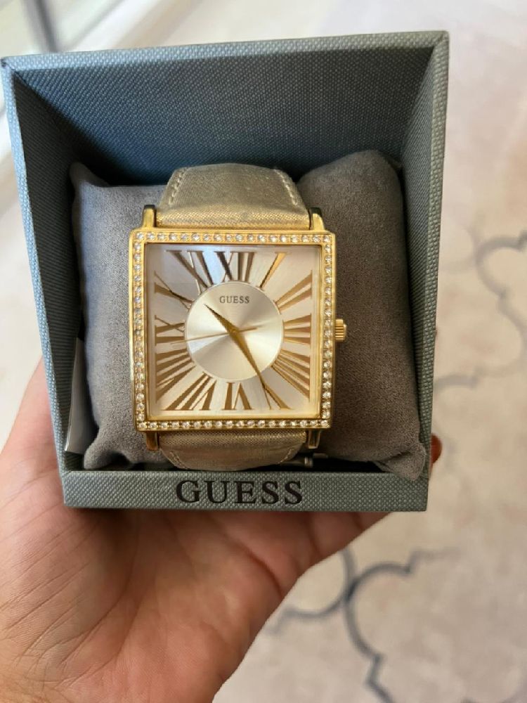 Montre Guess Gold 