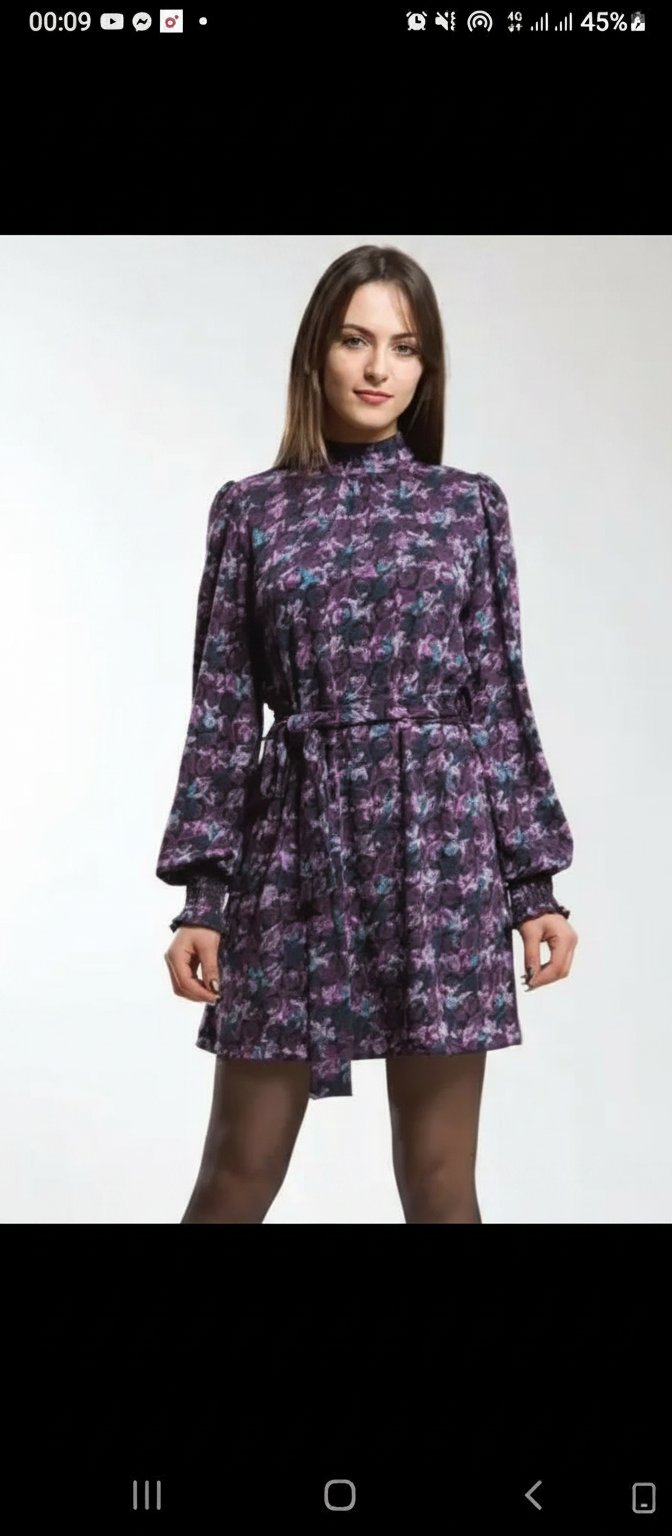 Robe imprimée mini avec manches longues en tissus strech confortable