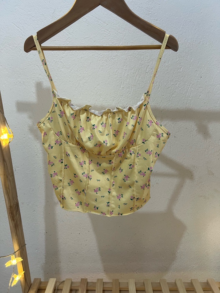 Top jaune trés bon état taille s