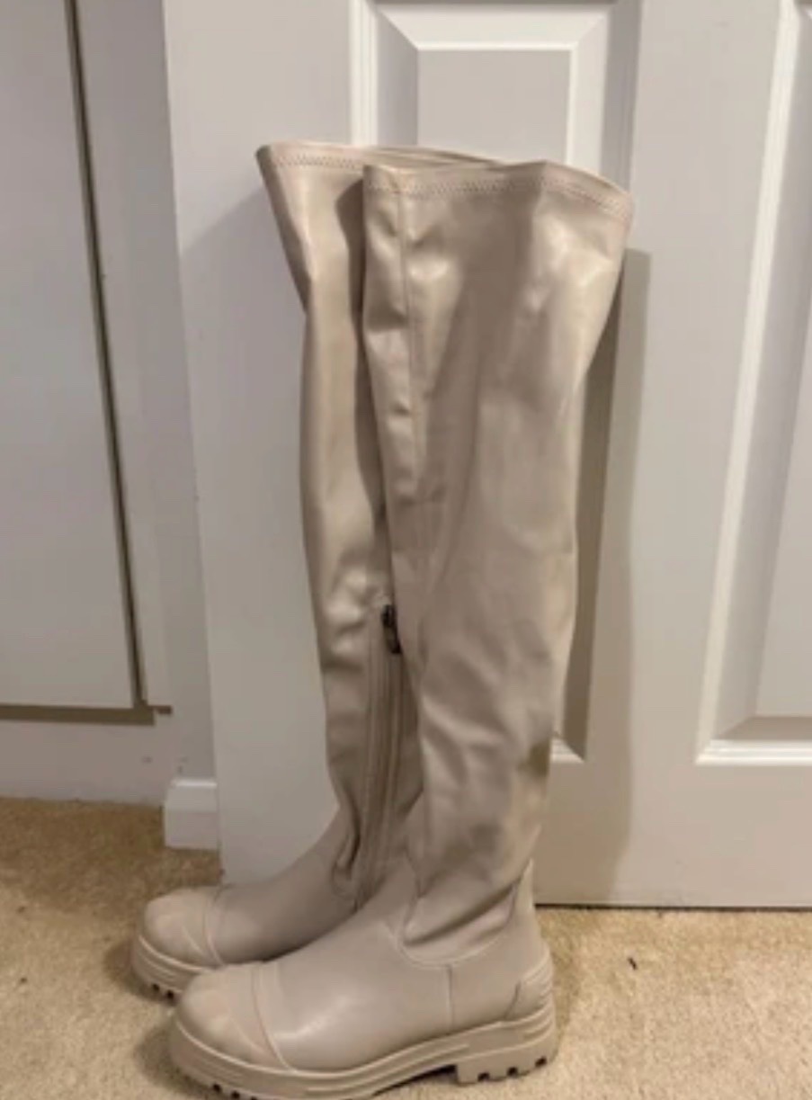 Botte beige pointure 40 jamais porté importé d'italie 