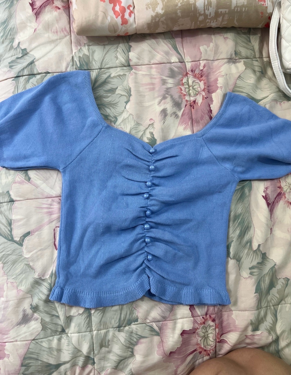 Pull bleu trés bon état taille M