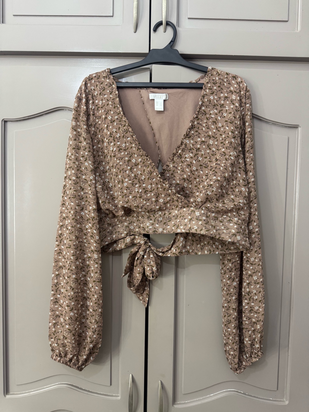 Crop top fleuri Revamped – Dos nu à nouer – Taille L