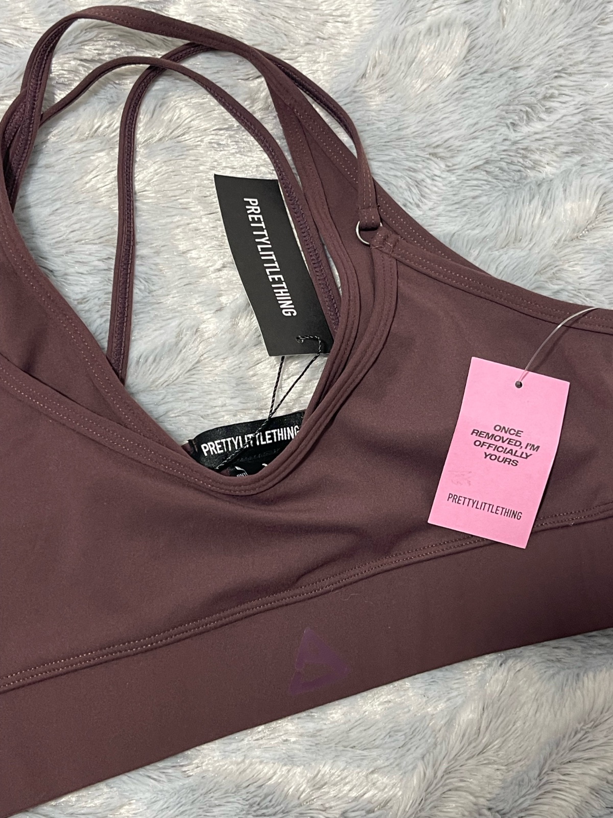 Top marron PrettyLittleThing à bretelles croisées 