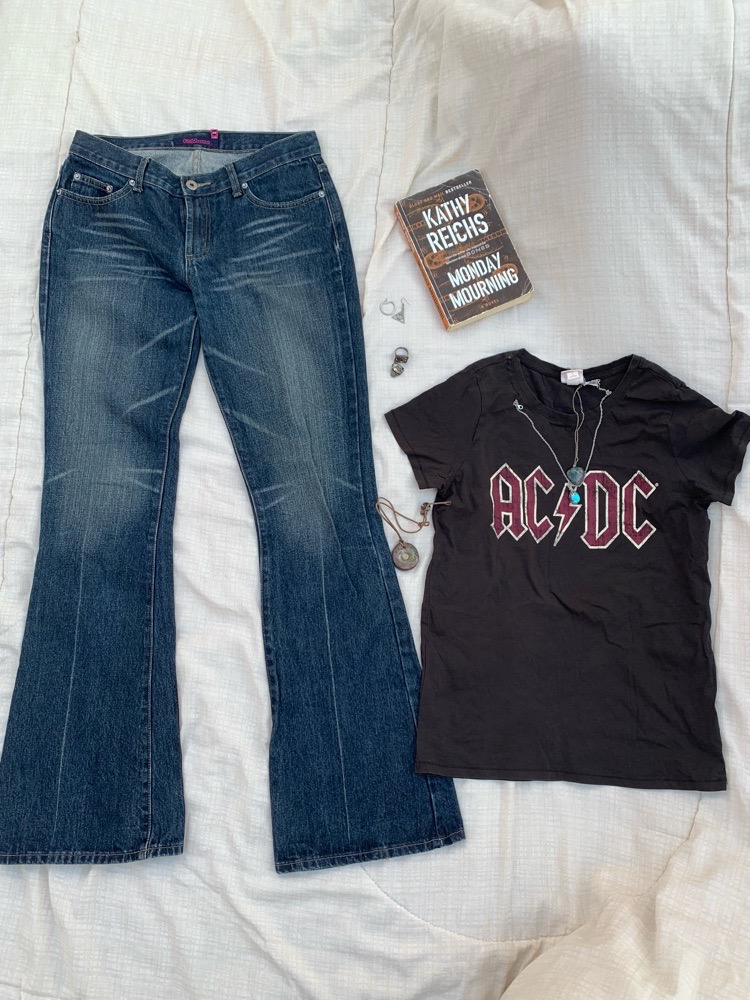 Low rise flared jeans 