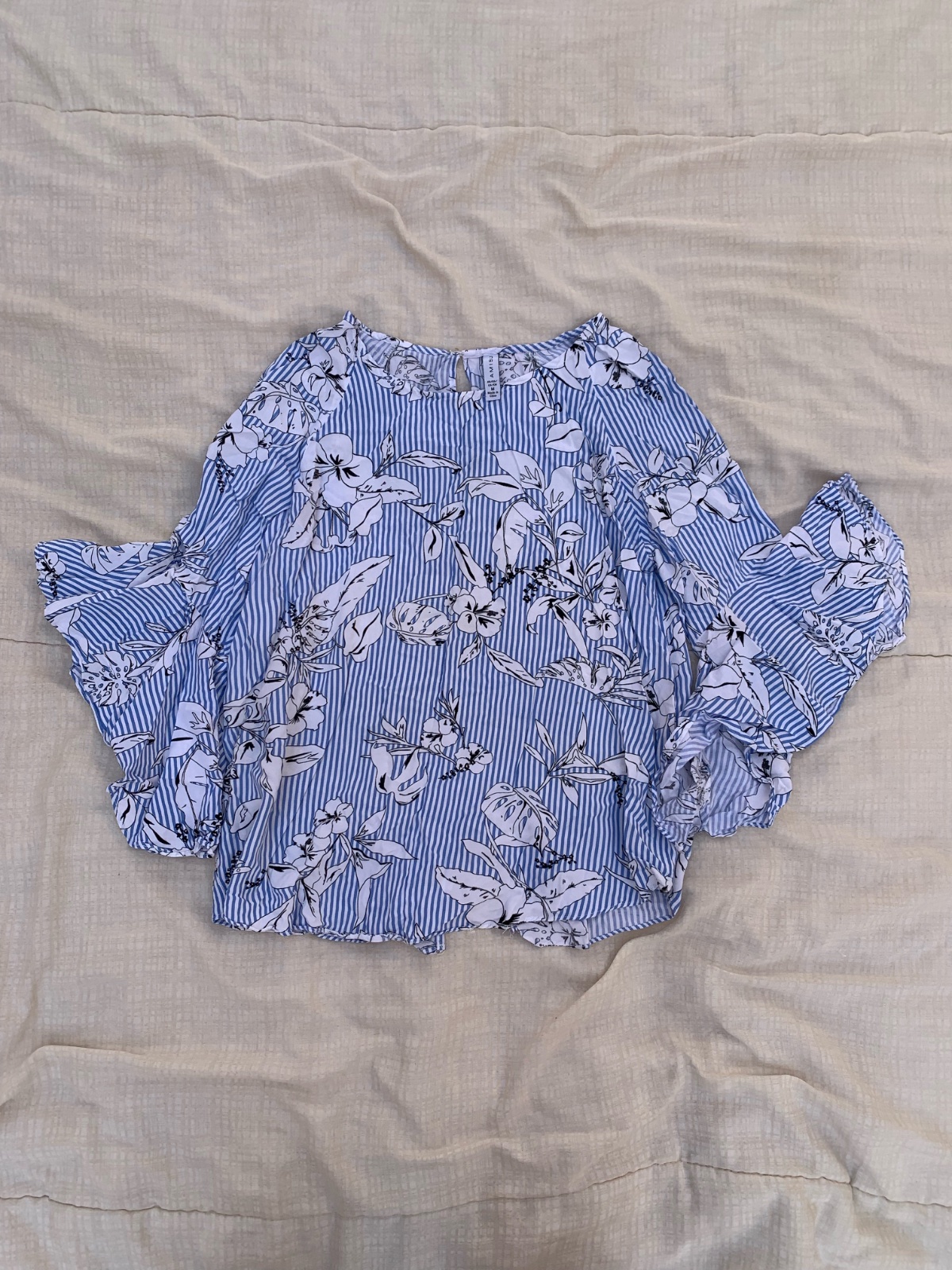 Blouse fleurie et rayée 