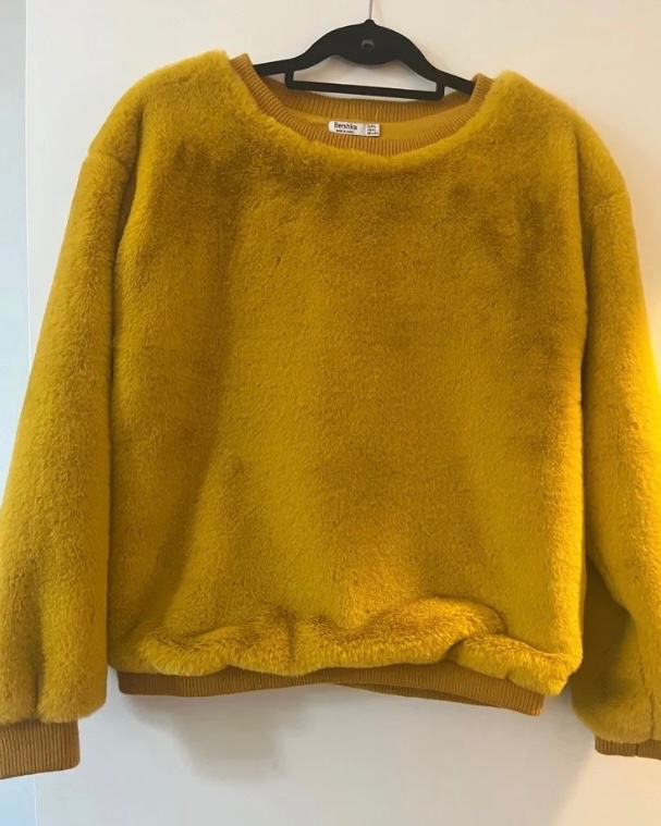 Sweat / Pull doudou en fourrure jaune moutarde - Bershka (Taille S)