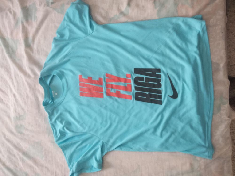 pull homme taille M