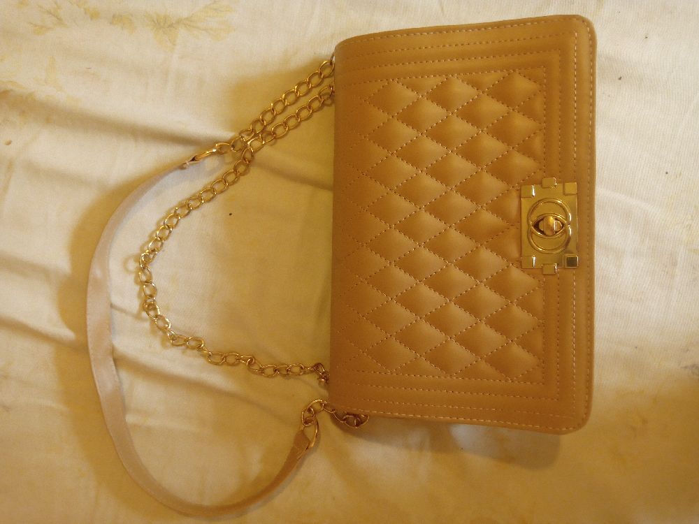 sac beige et dorèe