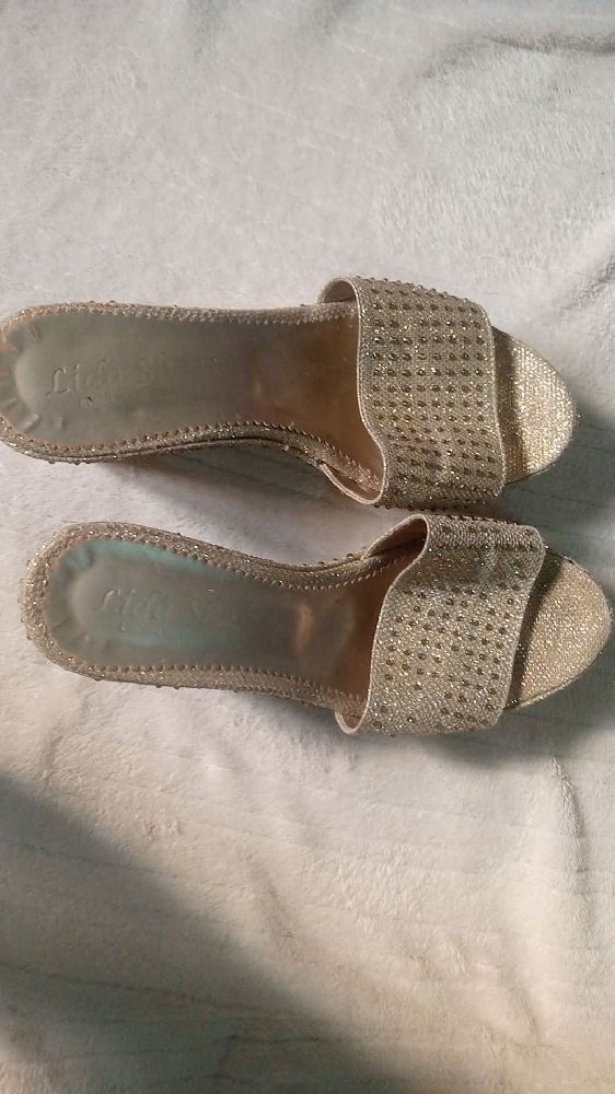 talon dorée pointure 38
