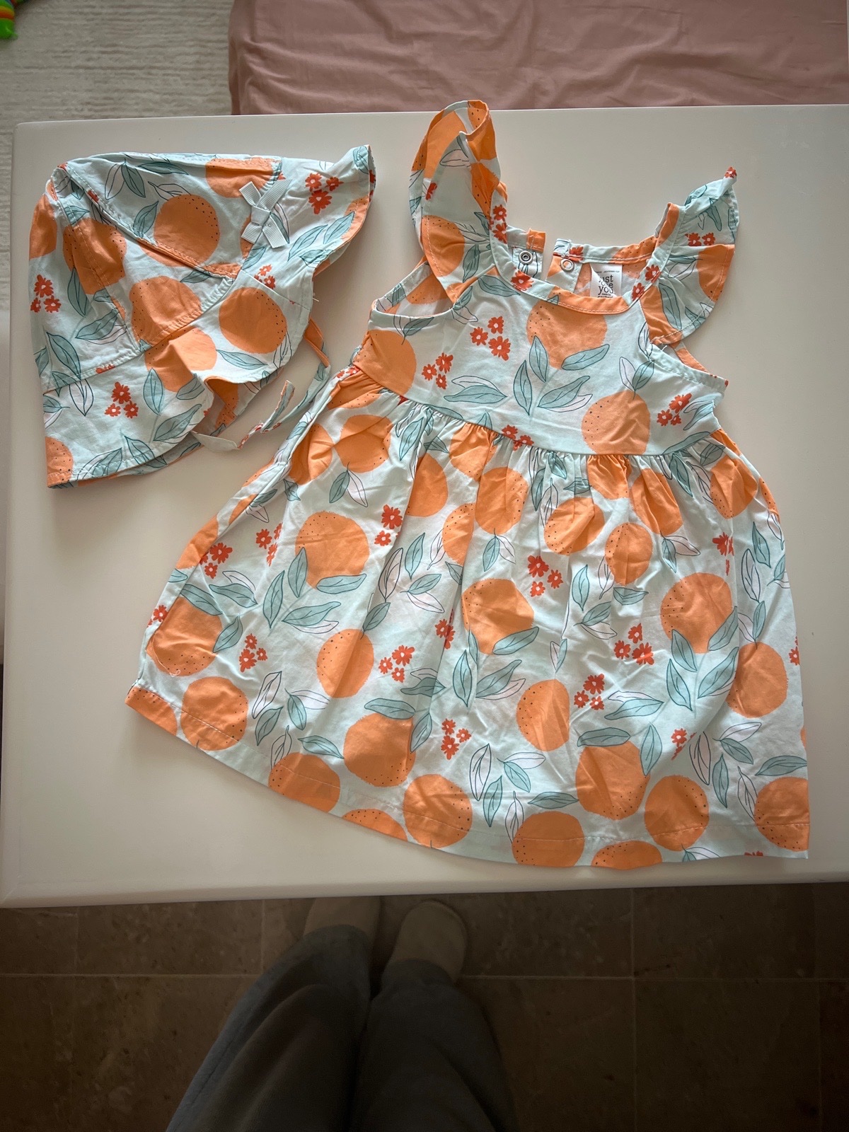 ROBE AVEC CHAPEAU 