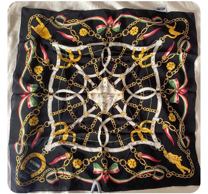 Foulard moschino authentique