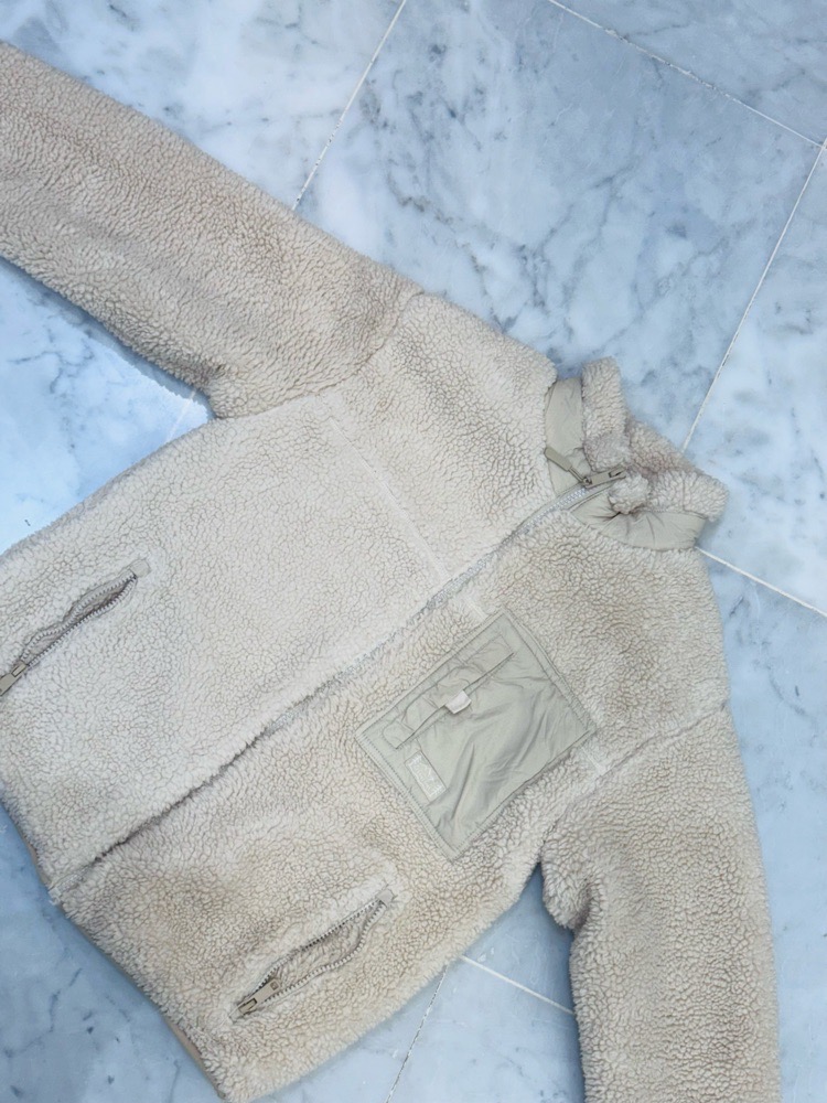 Veste en polaire couleur beige crème