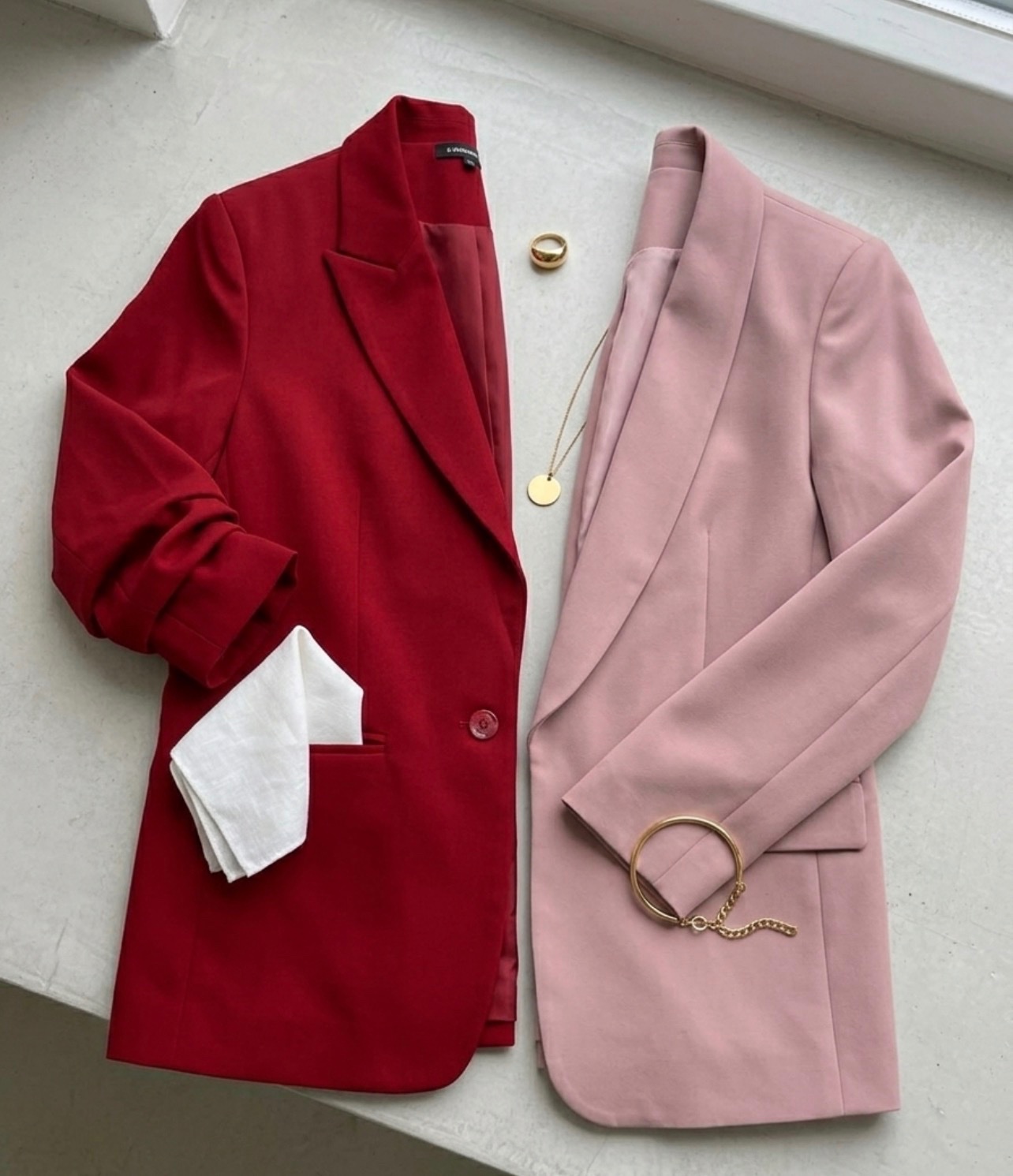 Lot de 2 Blazers Élégants Femmes – Rouge Éclatant & Rose Poudré