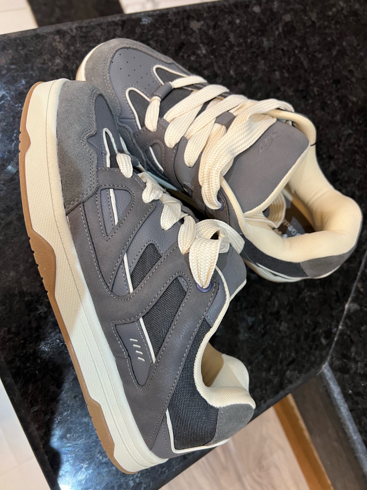 Sneakers Pull&Bear gris/beige – Taille 44 – Neuf