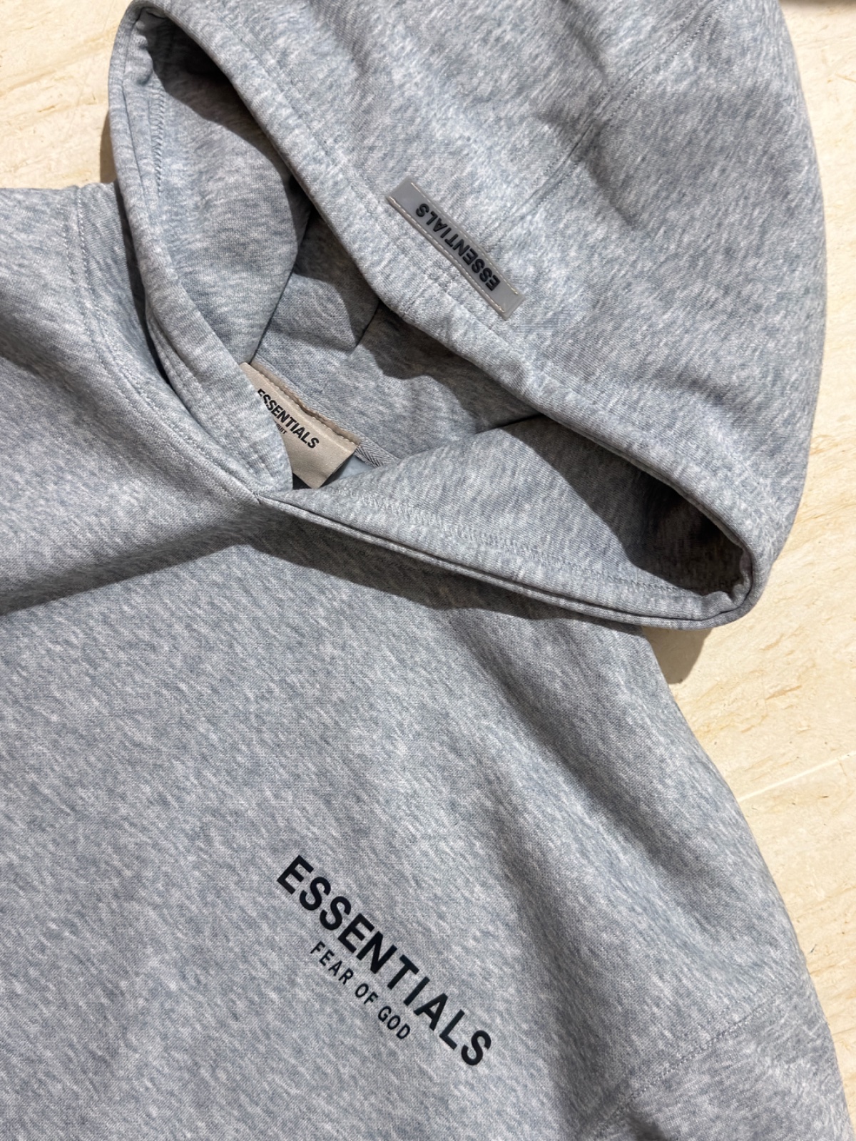 Capuche ESSENTIALS 