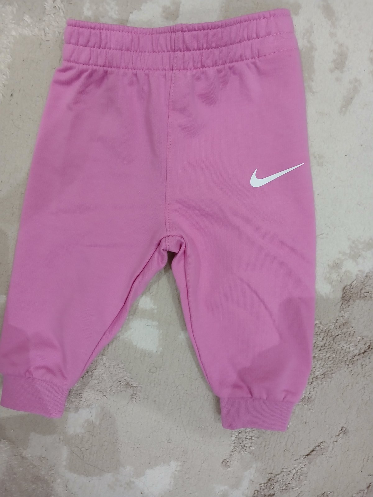 Pantalon bébé jamais porté 