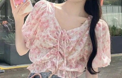 Pull fleuri
