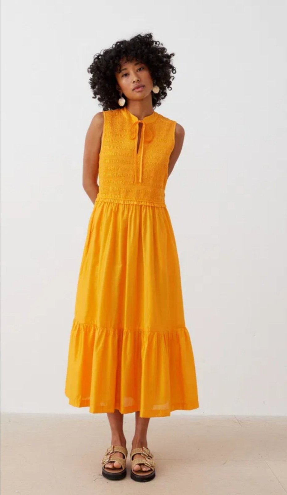 Robe oronge très bonne état 