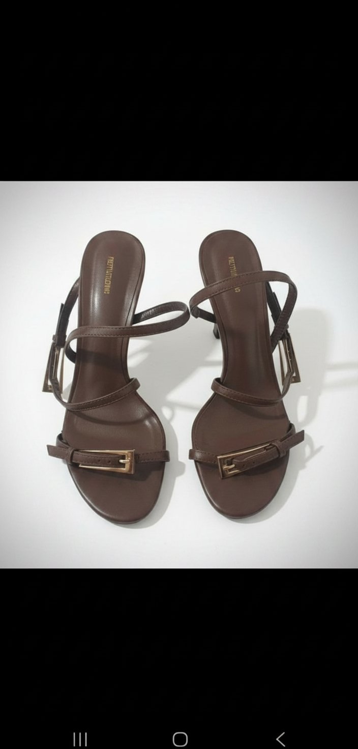 Jolie sandales couleur marron 