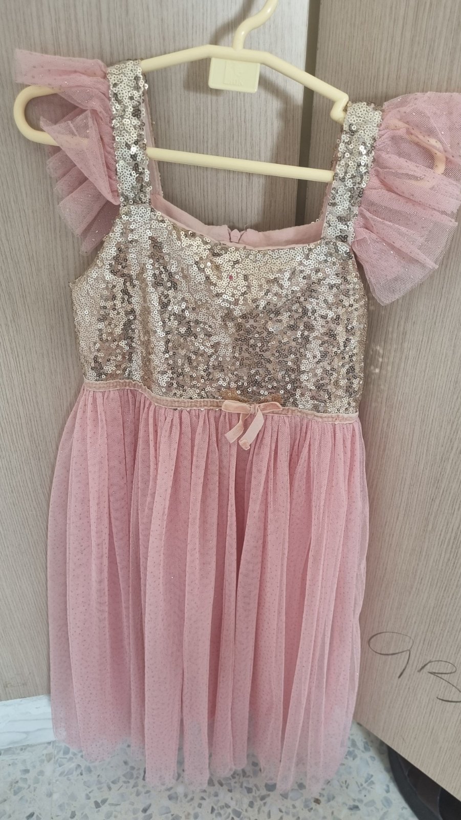 4 robes pour fille 8/9