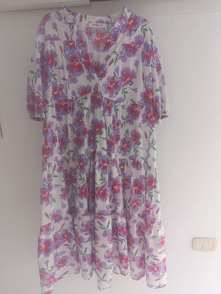 un robe demi manche jamais porté 