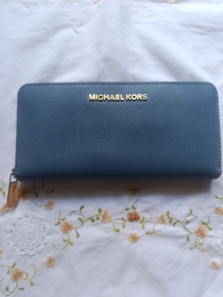 Un portefeuille de la marque Michael kors 